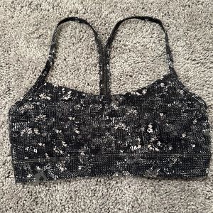 Lululemon flow y nulu bra